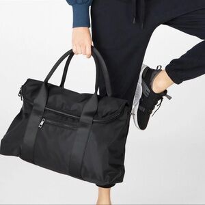 Fabletics The Grip Pocket Tote Bag Black Gym Travel Duffle Travel Carry On Chic